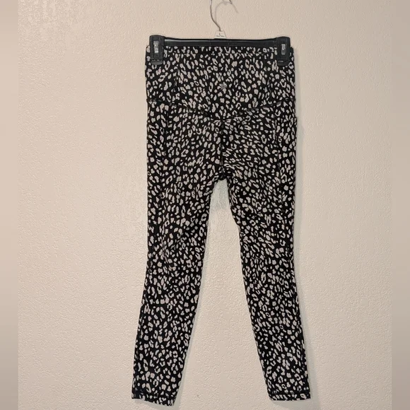 Athleta Black and White Animal Print High-Rise 7/8 Leggings - Picture 5 of 7